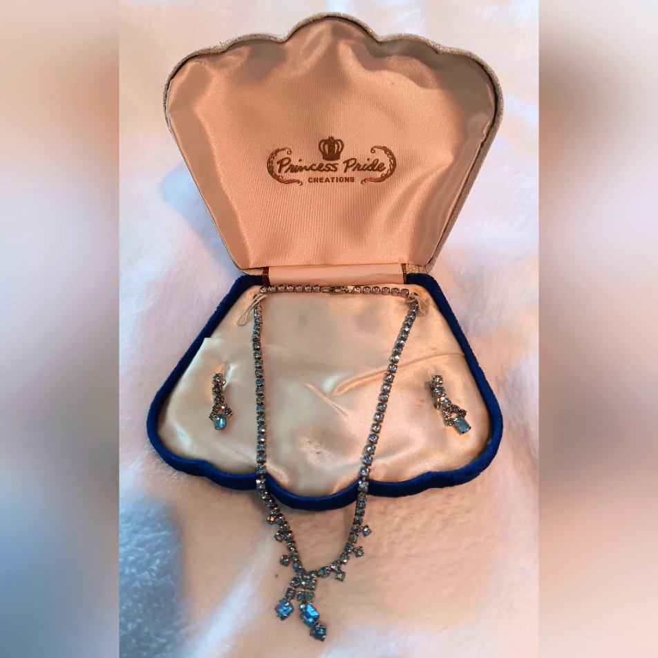 Princess Pride Creations Vintage Necklace Earrings